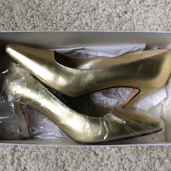 Anne Klein Gold Leather Heels - Picture 6 of 8